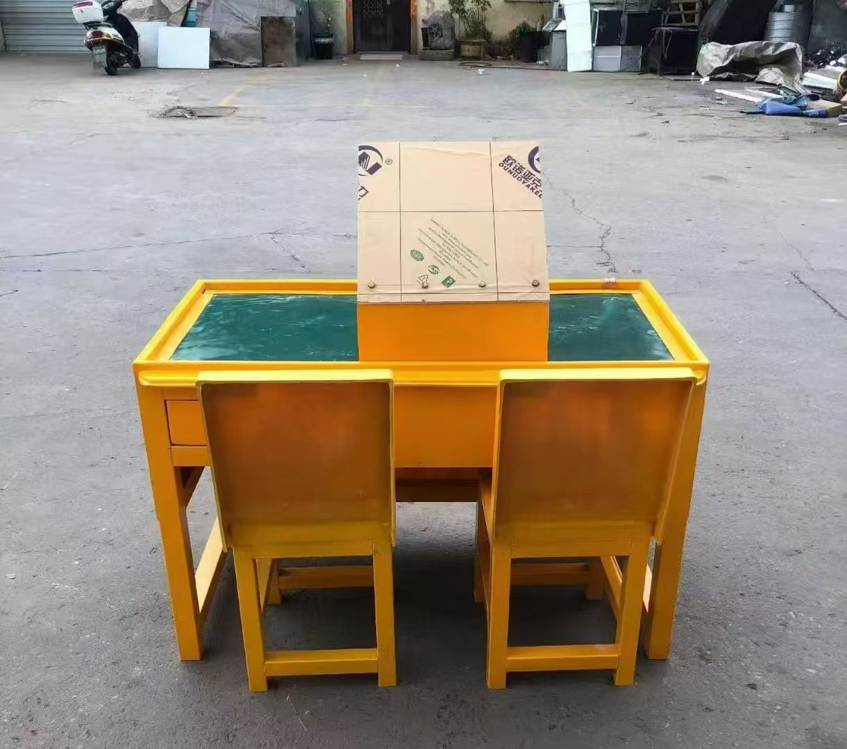 康巴什防静电导通桌井下煤矿火工品发放桌：危险品流转的安全守护者